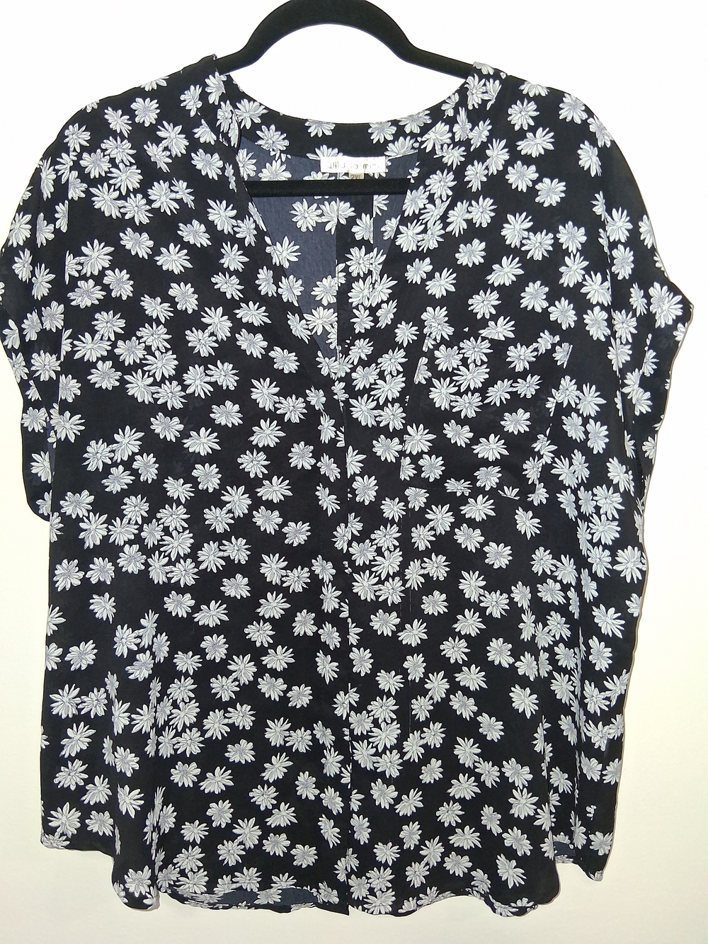 Jasmine Navy Floral V-Neck Blouse with White Daisy Print
